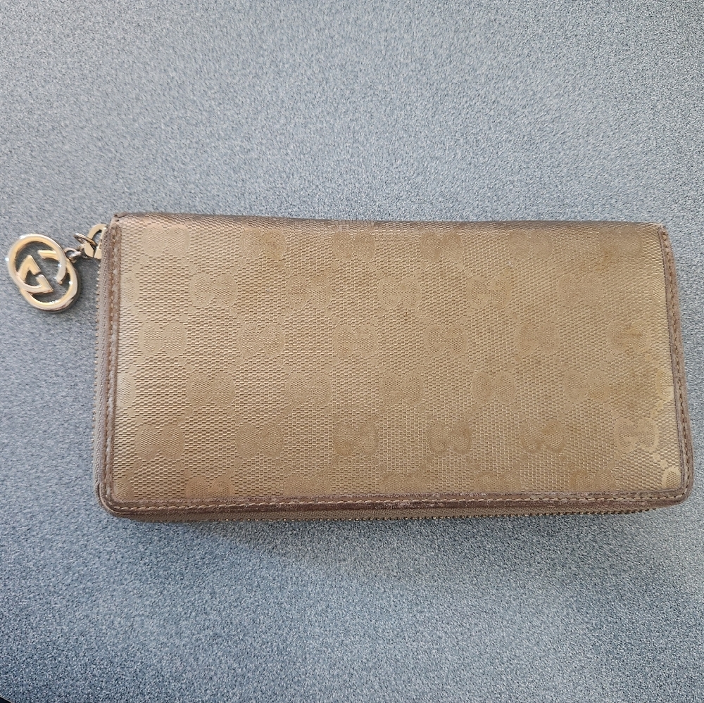 GUCCI Wallet Authentic 💯 - Picture 14 of 16